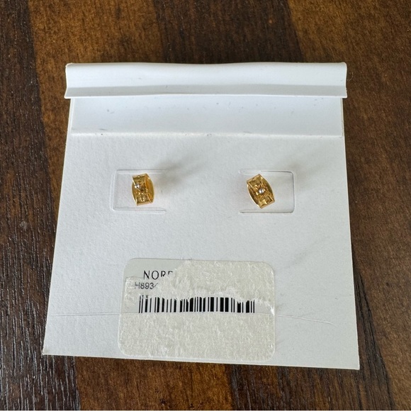 NWT! Madewell Gold Geometric Stud Earrings - Super Light Weight - Picture 3 of 3